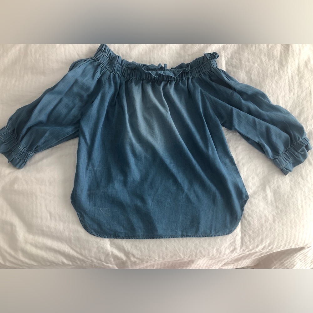 Style Envy off shoulder blue Jean blouse